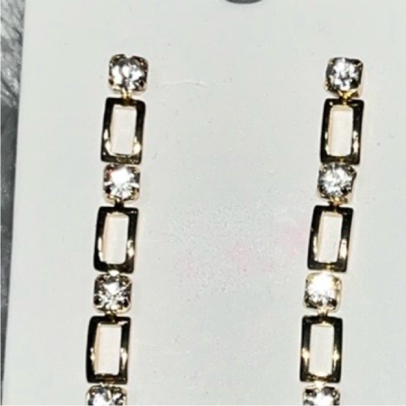 ❣️Express Earrings - Picture 4 of 5